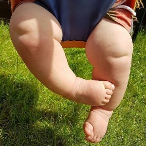 baby-swing-legs